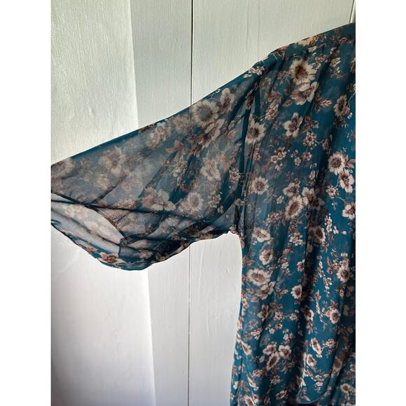 LuLaRoe blue floral kimono robe size small with fringe 3/4 sleeve semi sheer - Picture 12 of 15